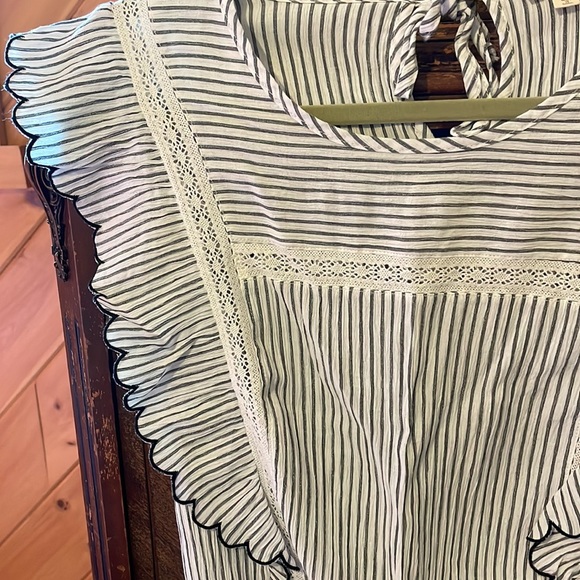 Hem and Thread cropped blue and white stripe frilly top - Picture 4 of 7